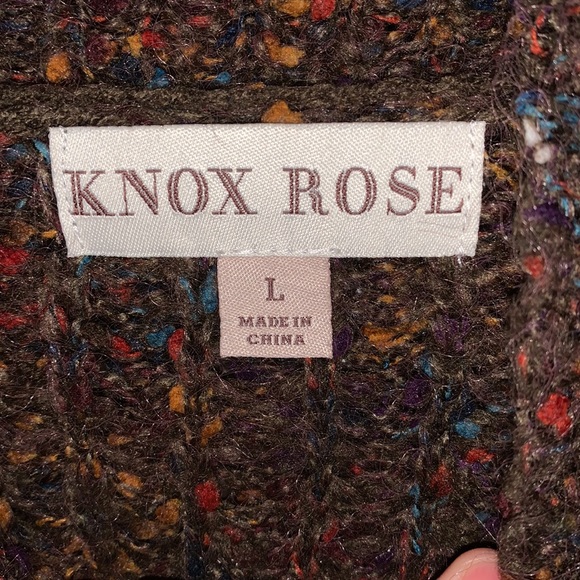 🌹 KNOX ROSE SWEATER 🌹 - Picture 4 of 5
